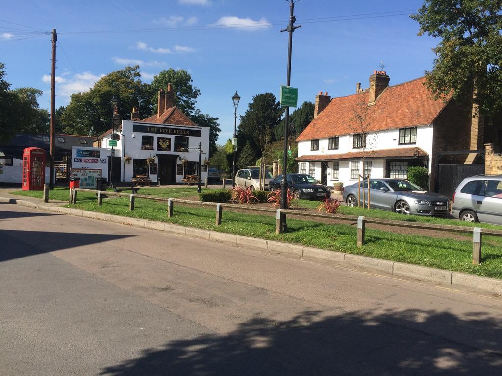 Harmondsworth Hall Guest House West Drayton  Εξωτερικό φωτογραφία
