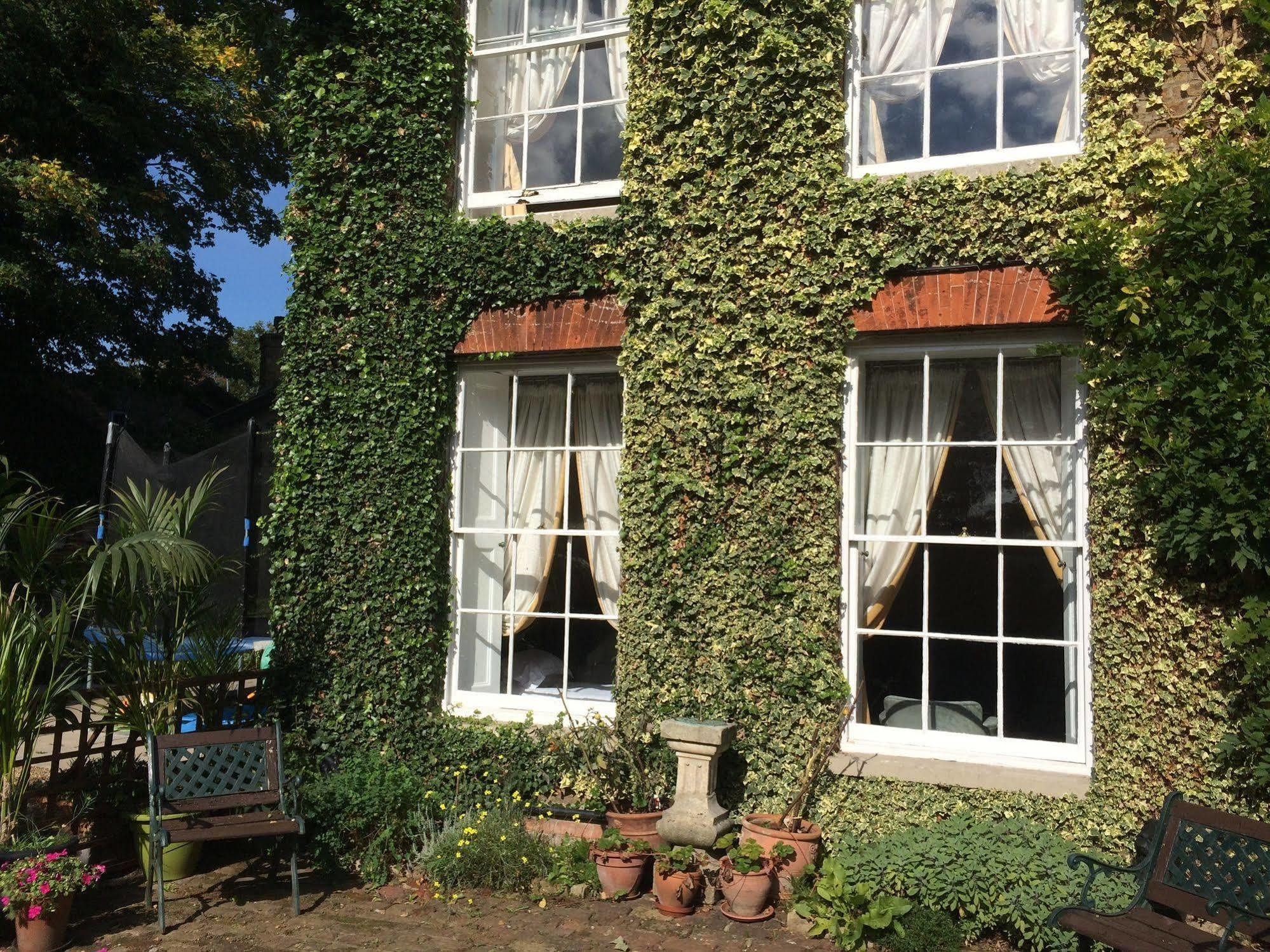 Harmondsworth Hall Guest House West Drayton  Εξωτερικό φωτογραφία