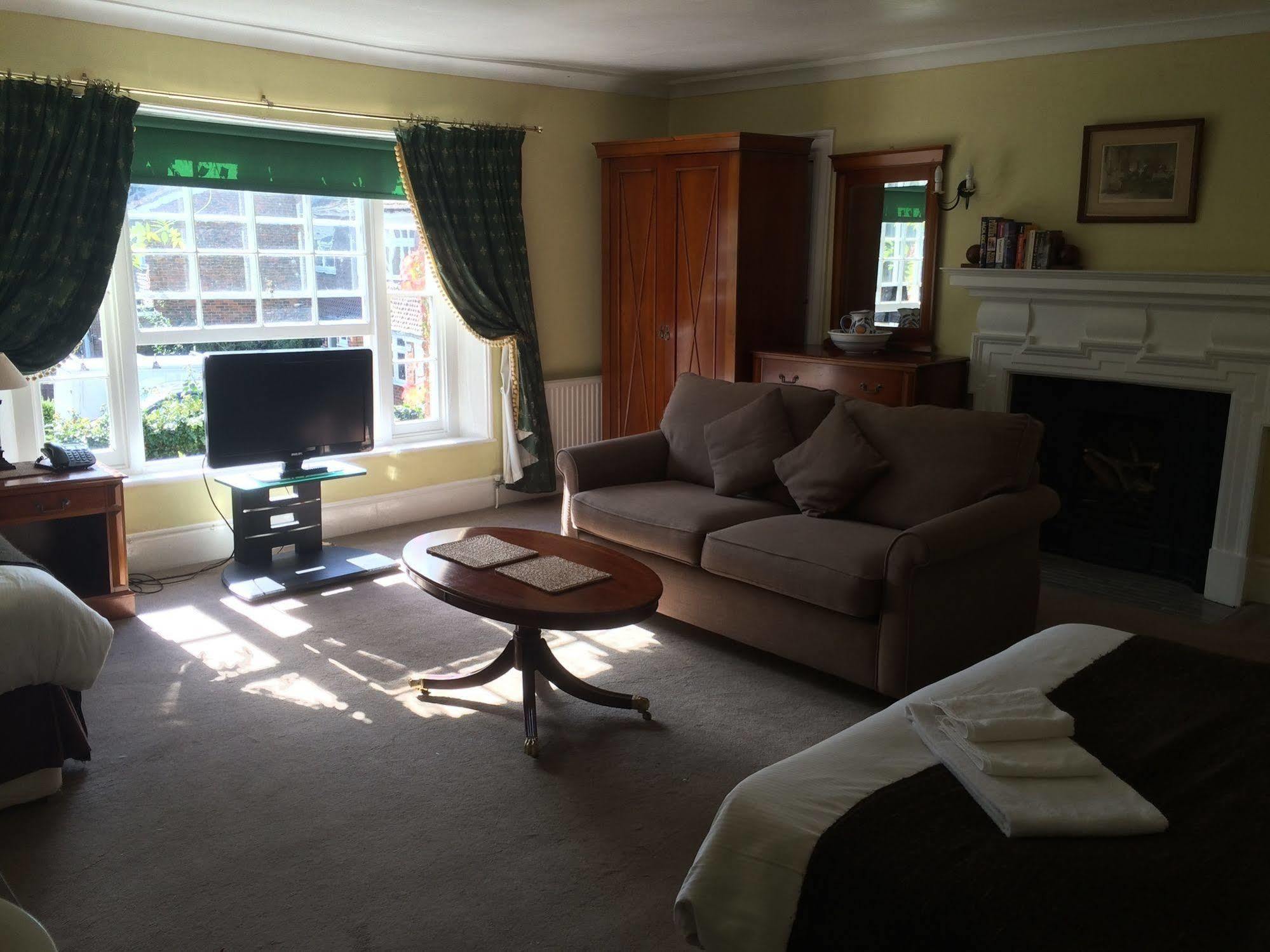 Harmondsworth Hall Guest House West Drayton  Εξωτερικό φωτογραφία