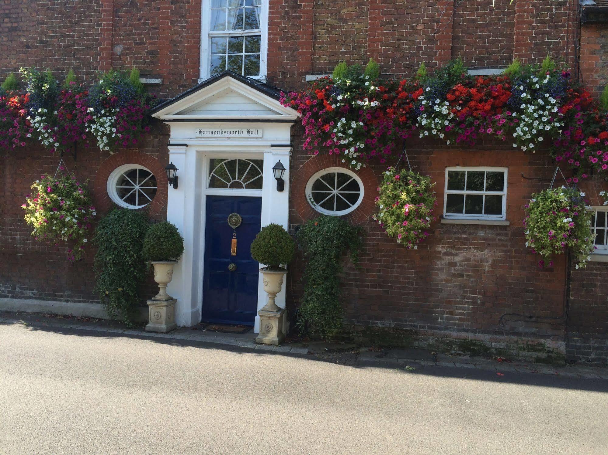 Harmondsworth Hall Guest House West Drayton  Εξωτερικό φωτογραφία
